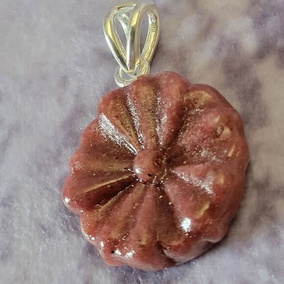Thulite Carved Floral Pendant - Picture 5 of 9